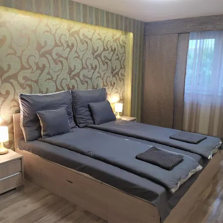 Indira Vendeghaz Apartment