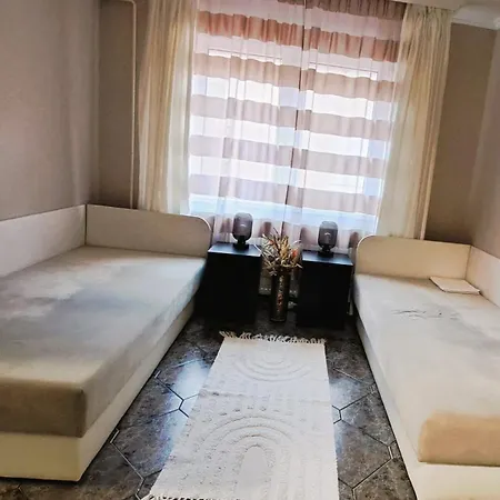 Indira Apartamento