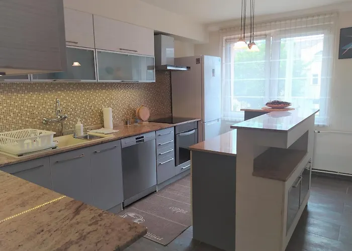 Indira Vendeghaz Διαμέρισμα