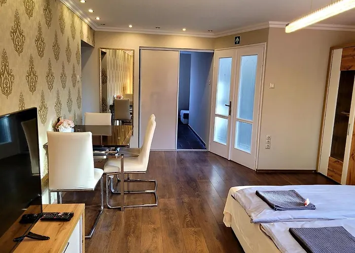 Indira Vendeghaz Διαμέρισμα *